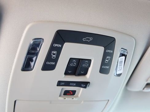 New 2026 Toyota Sienna XLE FWD image 26