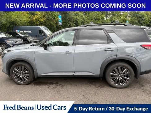 Used 2022 Nissan Pathfinder SL w/ SL Premium Package AWD/4WD image 8