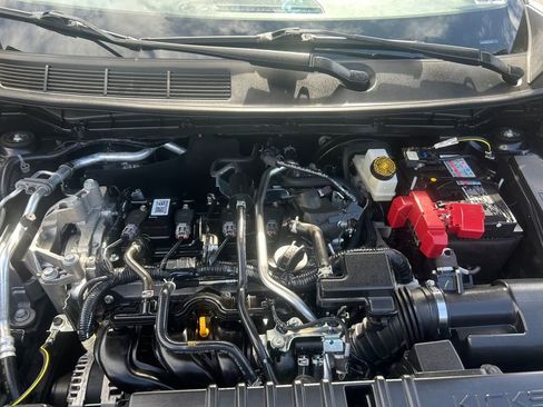 Used 2025 Nissan Kicks S AWD/4WD image 28