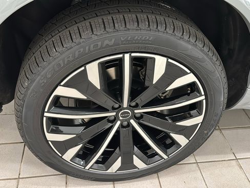 Used 2026 Volvo XC90 B6 Plus w/ Protection Package Premier image 32