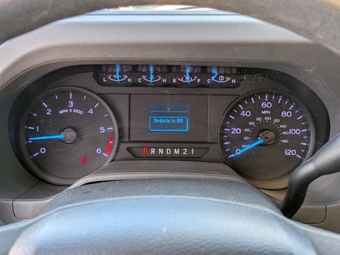 Certified 2023 Ford E-450 and Econoline 450 Super Duty w/ Power Windows & Locks Group RWD image 26