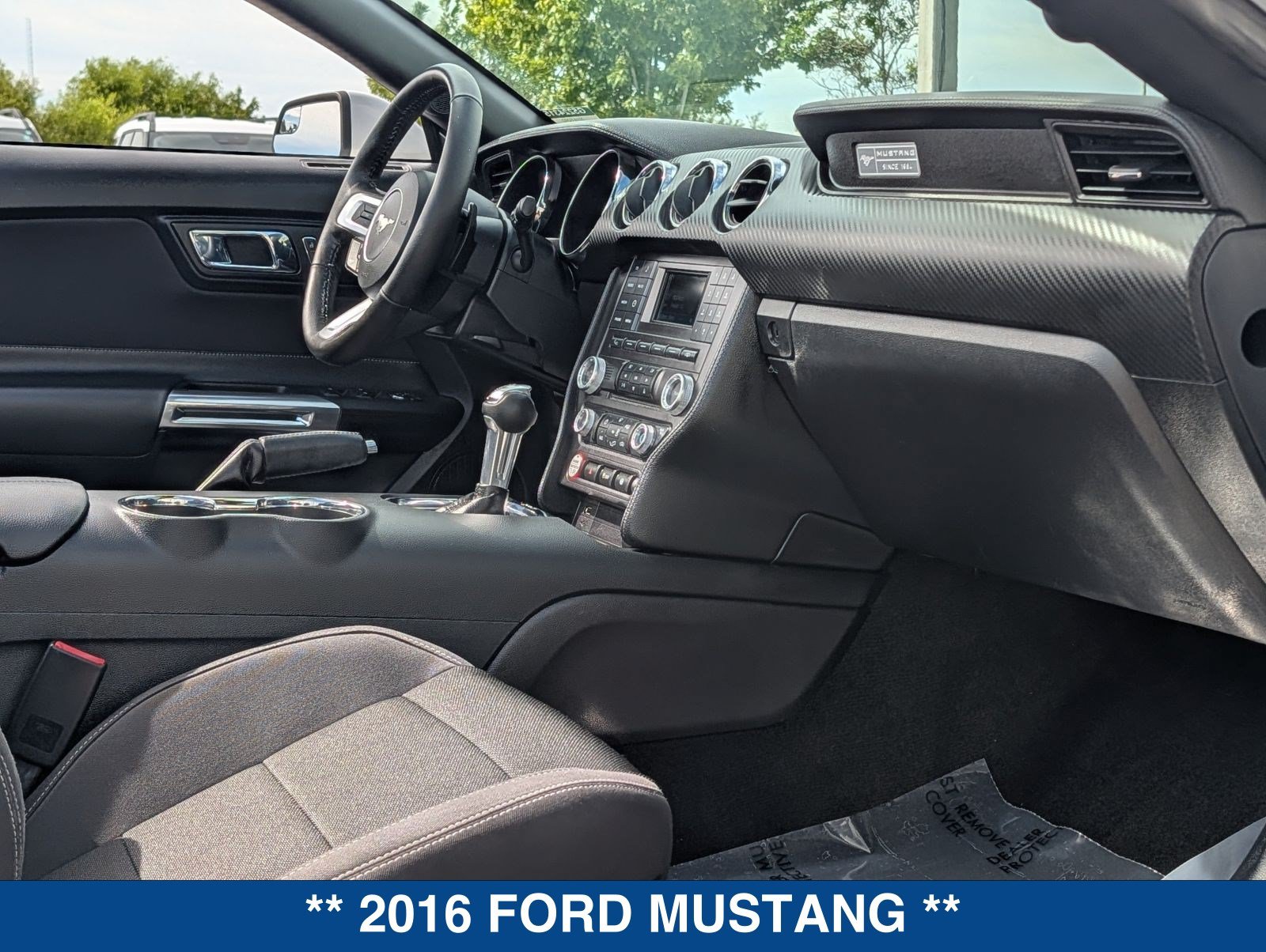 Used 2016 Ford Mustang Convertible RWD image 15