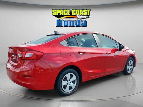 Used 2017 Chevrolet Cruze LS FWD image 7