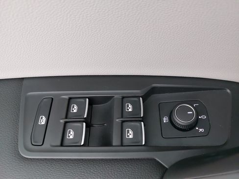 Used 2020 Volkswagen Tiguan SEL w/ 3rd Row Seat Package AWD/4WD image 32