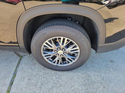 Certified 2025 Chevrolet Traverse LT image 9