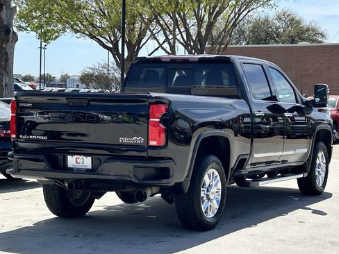 Used 2024 Chevrolet Silverado 2500 High Country w/ High Country Premium Package image 4