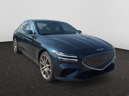 Used 2025 Genesis G70 2.5T image 3