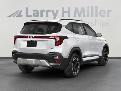 Used 2025 Kia Seltos SX w/ SX Sunroof Package AWD/4WD image 2