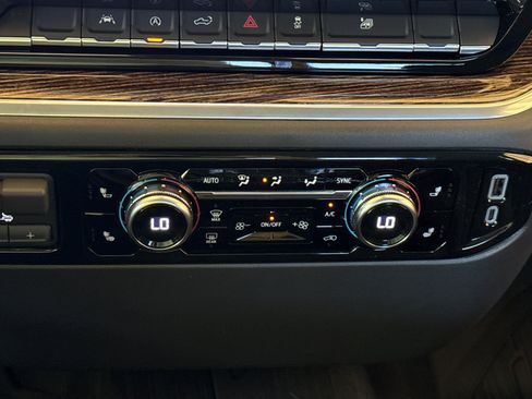 New 2026 GMC Sierra 1500 Elevation w/ Elevation Select Package AWD/4WD image 19