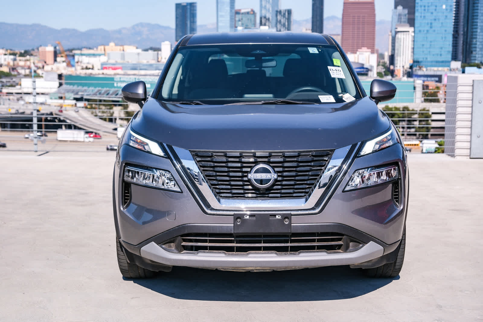 Used 2023 Nissan Rogue SV AWD/4WD image 2