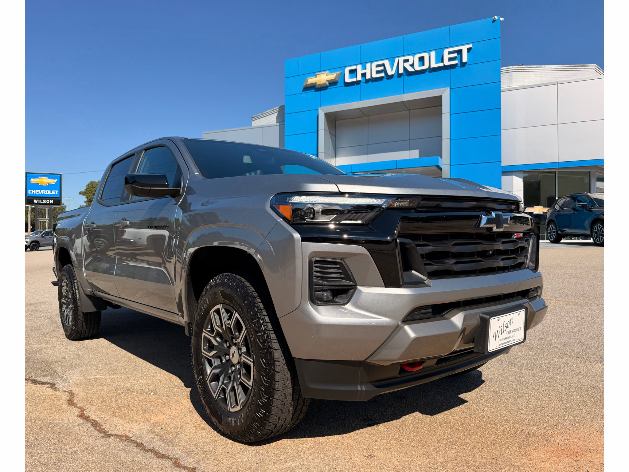 Used 2024 Chevrolet Colorado Z71 w/ Z71 Convenience Package 2 AWD/4WD image 1