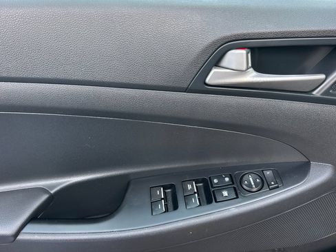 Used 2018 Hyundai Tucson SEL FWD image 11