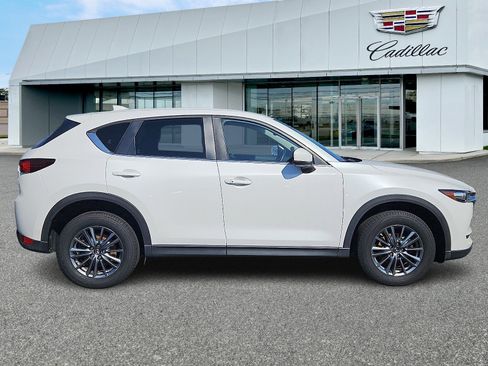Used 2017 MAZDA CX-5 Touring w/ Preferred Equipment Package image 7