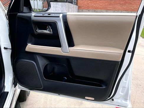 Used 2022 Toyota 4Runner Limited AWD/4WD image 19