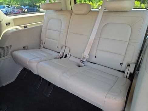 Used 2021 Lincoln Navigator L Reserve w/ Luxury Package AWD/4WD image 22