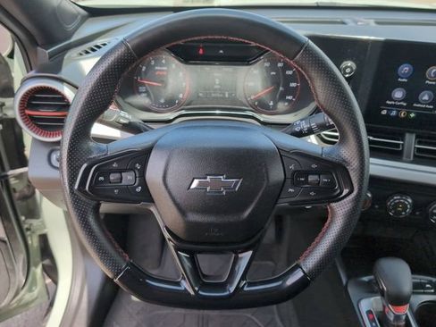 Certified 2024 Chevrolet Trax RS FWD image 11