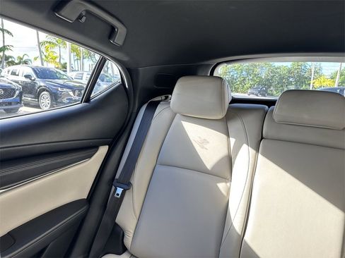 Used 2019 MAZDA MAZDA3 Hatchback w/ Preferred Package image 18