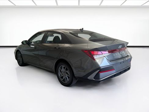 Used 2024 Hyundai Elantra SEL FWD image 6