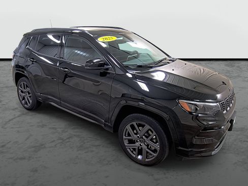 Used 2025 Jeep Compass Limited w/ High Altitude Package AWD/4WD image 5