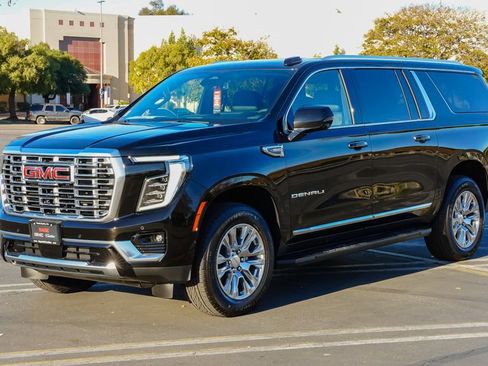 New 2026 GMC Yukon XL Denali image 3