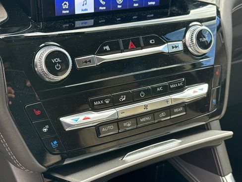 Certified 2022 Ford Explorer Platinum w/ Technology Package image 21