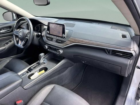 Used 2019 Nissan Altima 2.5 Platinum FWD image 17