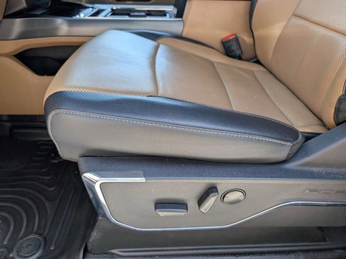 Used 2024 Ford F350 Lariat w/ Lariat Ultimate Package AWD/4WD image 22