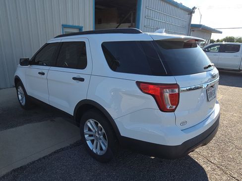 Used 2017 Ford Explorer FWD image 4