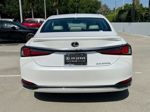 Certified 2024 Lexus ES 300h w/ Technology Package FWD image 6