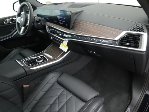 Used 2026 BMW X5 xDrive50e w/ M Sport Package image 20