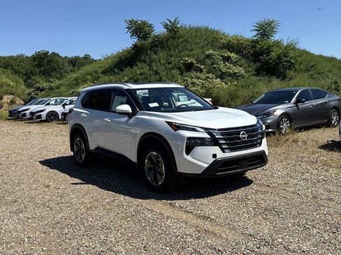 New 2026 Nissan Rogue SV w/ SV Premium Package image 4