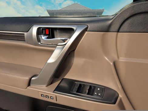 Certified 2022 Lexus GX 460 Premium w/ Premium Package image 8