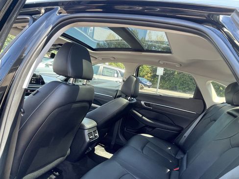 Certified 2023 Hyundai Sonata Limited FWD image 16