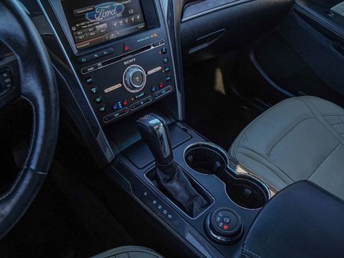 Used 2016 Ford Explorer Platinum image 16