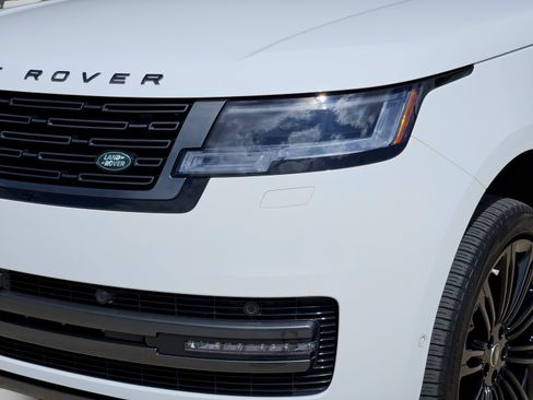 Used 2023 Land Rover Range Rover Long Wheelbase SE AWD/4WD image 30