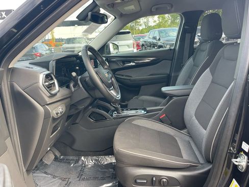 Used 2024 Chevrolet TrailBlazer LT w/ Convenience Package image 9