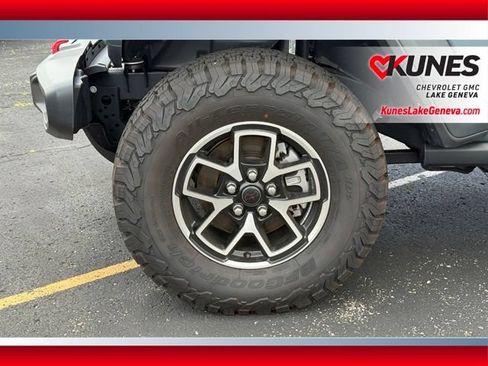 Used 2026 Jeep Wrangler Unlimited Rubicon AWD/4WD image 14