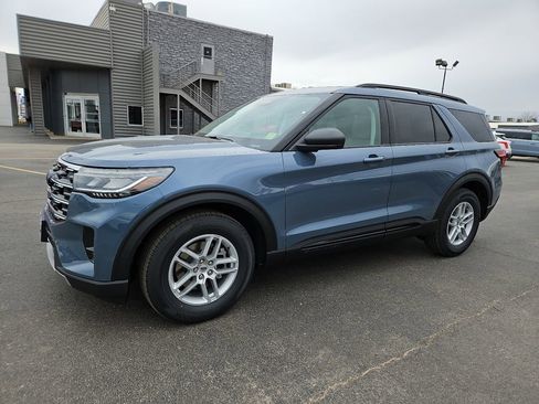 New 2026 Ford Explorer Active w/ Active Comfort Package image 5