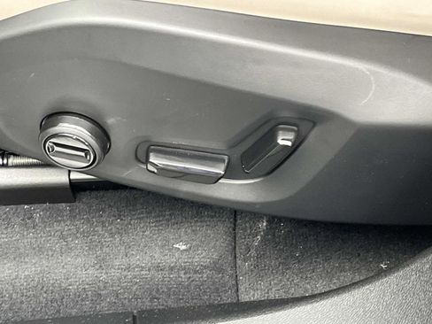 New 2026 Volvo XC60 B5 Plus w/ Climate Package image 22