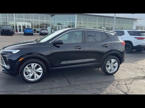 Certified 2024 Buick Encore GX Preferred w/ Comfort Package image 5