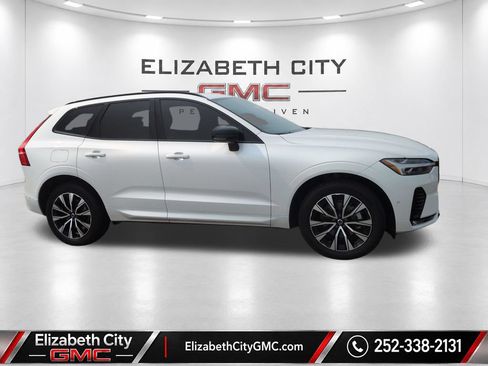 Used 2023 Volvo XC60 B5 Plus AWD/4WD image 6