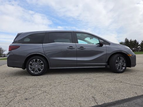 New 2026 Honda Odyssey Touring image 21