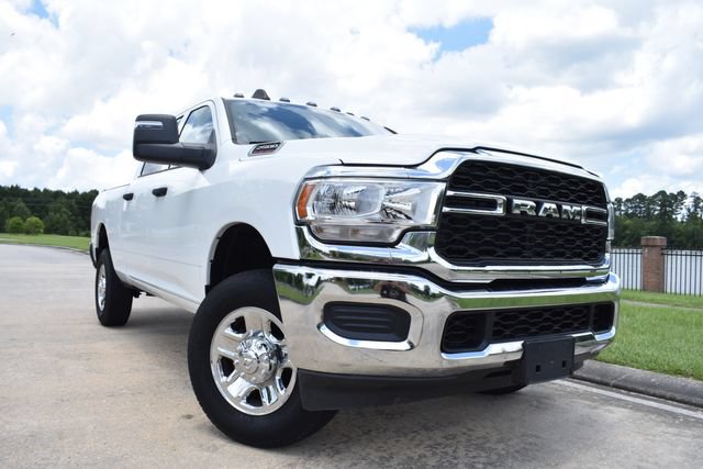Used 2024 RAM 2500 Tradesman w/ Chrome Appearance Group AWD/4WD image 5