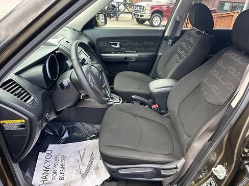 Used 2012 Kia Soul + w/ Audio Pkg FWD image 9