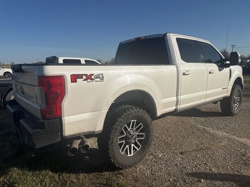 Used 2019 Ford F250 Lariat w/ Lariat Ultimate Package image 4