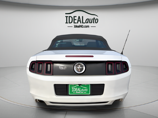 Used 2014 Ford Mustang Convertible RWD image 4
