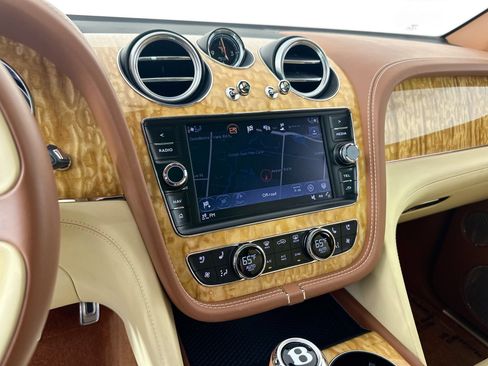 Certified 2017 Bentley Bentayga AWD/4WD image 15