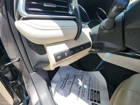 Used 2018 Toyota Camry XLE w/ Driver Assist Package FWD image 28