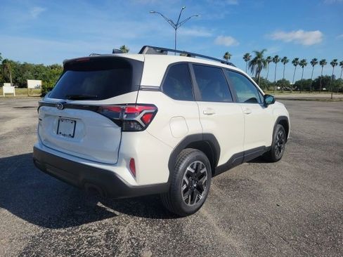 Used 2025 Subaru Forester Premium AWD/4WD image 5