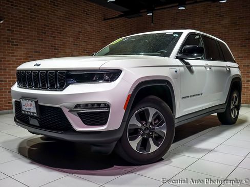 Used 2023 Jeep Grand Cherokee 4WD 4xe w/ MOPAR Finishing Package image 2